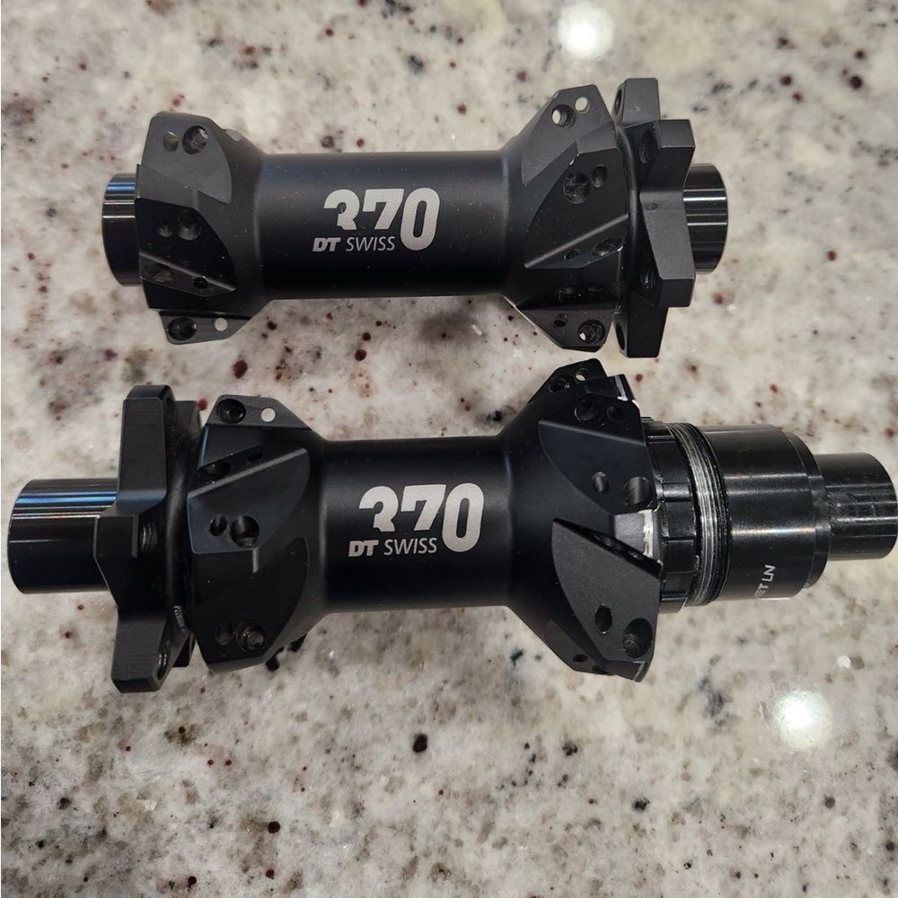 DTSWISS 370 series hud front &Rear